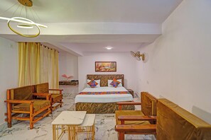 Deluxe Room - Fabhotel Shree Ji (Lucknow)