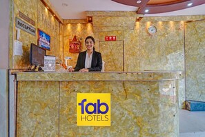 Reception - Fabhotel Shree Ji (Lucknow)