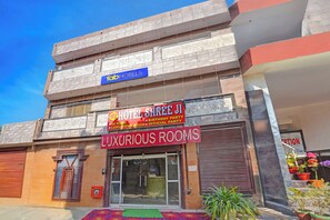 Exterior - Fabhotel Shree Ji (Lucknow)