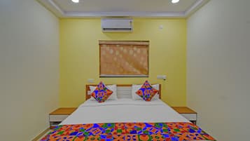 Egyptian cotton sheets, premium bedding, free WiFi, bed sheets