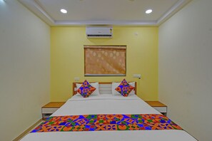 Egyptian cotton sheets, premium bedding, free WiFi, bed sheets