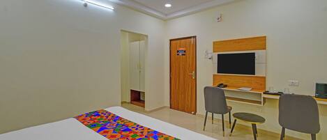 Egyptian cotton sheets, premium bedding, free WiFi, bed sheets