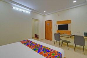 Egyptian cotton sheets, premium bedding, free WiFi, bed sheets