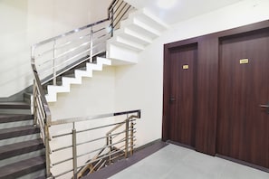 Lobby - Fabhotel Nexus (Indore)