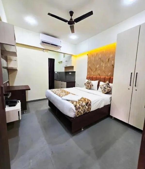 Egyptian cotton sheets, premium bedding, free WiFi, bed sheets