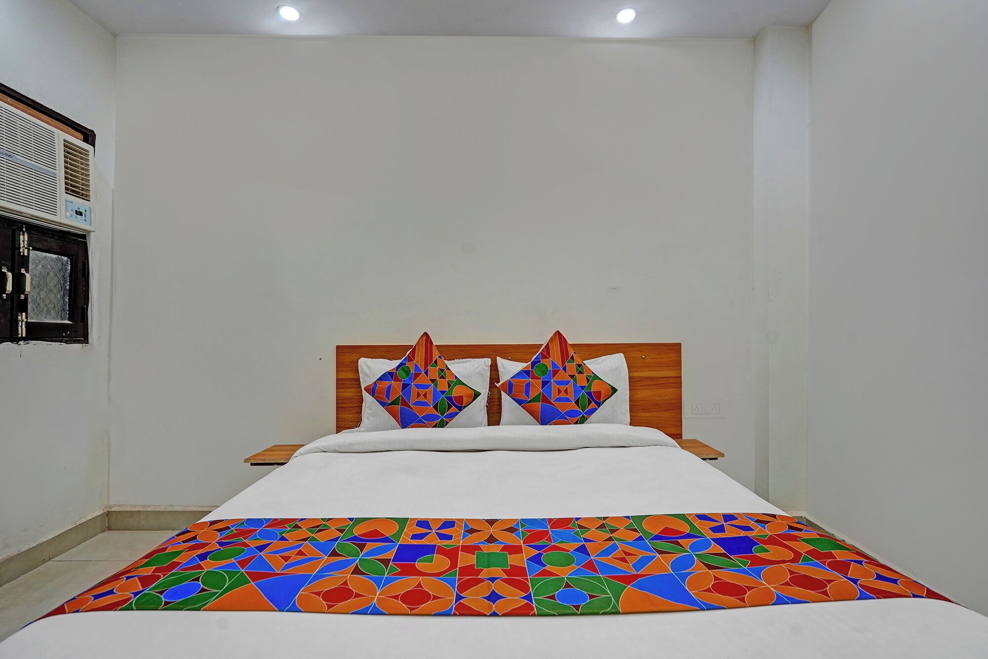 Egyptian cotton sheets, premium bedding, free WiFi, bed sheets