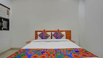 Egyptian cotton sheets, premium bedding, free WiFi, bed sheets