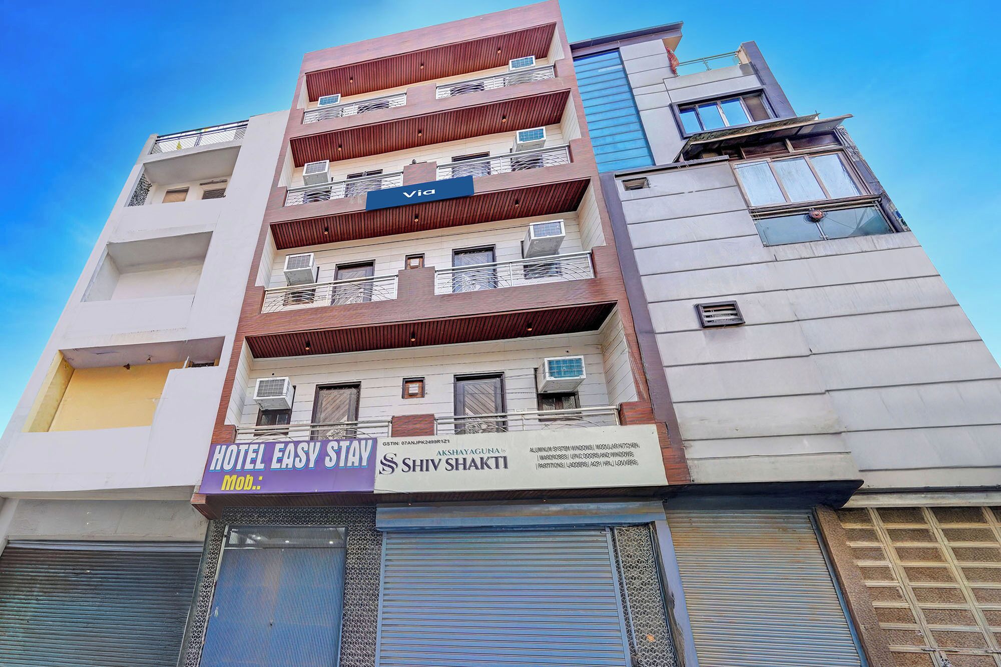 المنشأة من الخارج