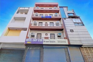 Exterior - Fabhotel Shahdara Residency (New Delhi)