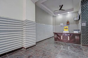 Reception - Fabhotel Shahdara Residency (New Delhi)