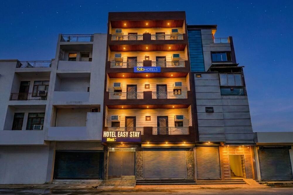 Via Shahdara Residency