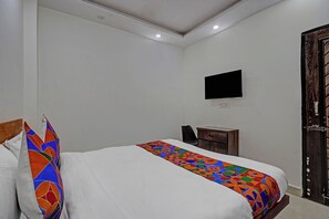 Egyptian cotton sheets, premium bedding, free WiFi, bed sheets - Via Shahdara Residency (New Delhi)
