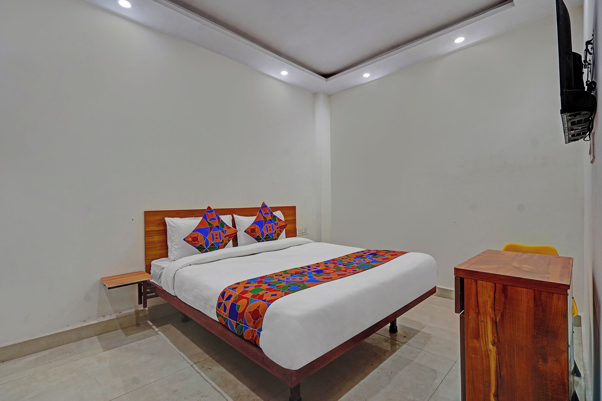 Egyptian cotton sheets, premium bedding, free WiFi, bed sheets