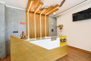 Reception - Fabhotel Lake View Castle (Hanmakonda)