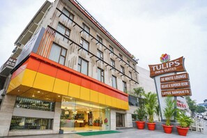 Exterior - Oriva Tulips Inn and Suites - Nr. Majestic (Bengaluru)