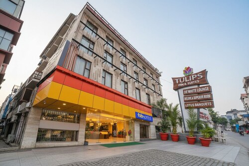 Oriva Tulips Inn and Suites - 1.4 Km from KSRTC Mysore Road Satellite Bus Stand