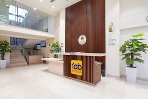 Reception - Oriva Tulips Inn and Suites - Nr. Majestic (Bengaluru)