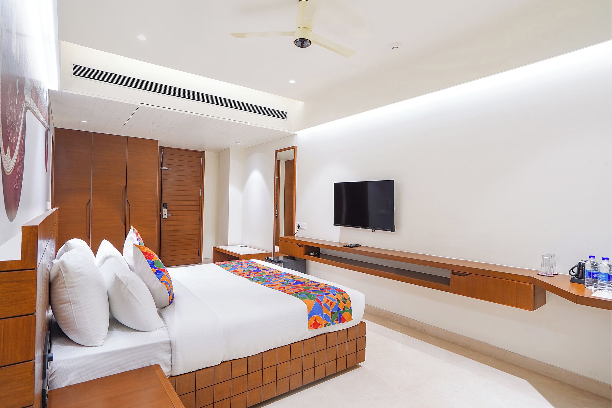 Egyptian cotton sheets, premium bedding, free WiFi, bed sheets