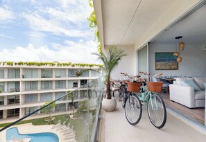 Outdoor dining - Stylish Playacar Condo (Playa del Carmen)