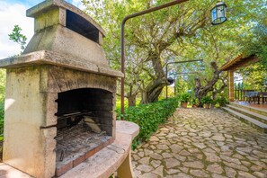 Property grounds - CAN TABOU - At the foot of the Tramuntana with private pool and WiFi (Selva)