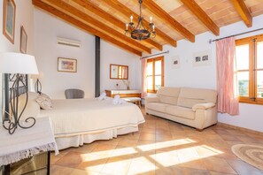 3 bedrooms, iron/ironing board, free WiFi, bed sheets - CAN TABOU - At the foot of the Tramuntana with private pool and WiFi (Selva)