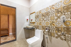 Superior Room, Hill View | Bathroom | Shower, towels - Nature Trails Ashoka Resorts Hampi (Gangavathi)