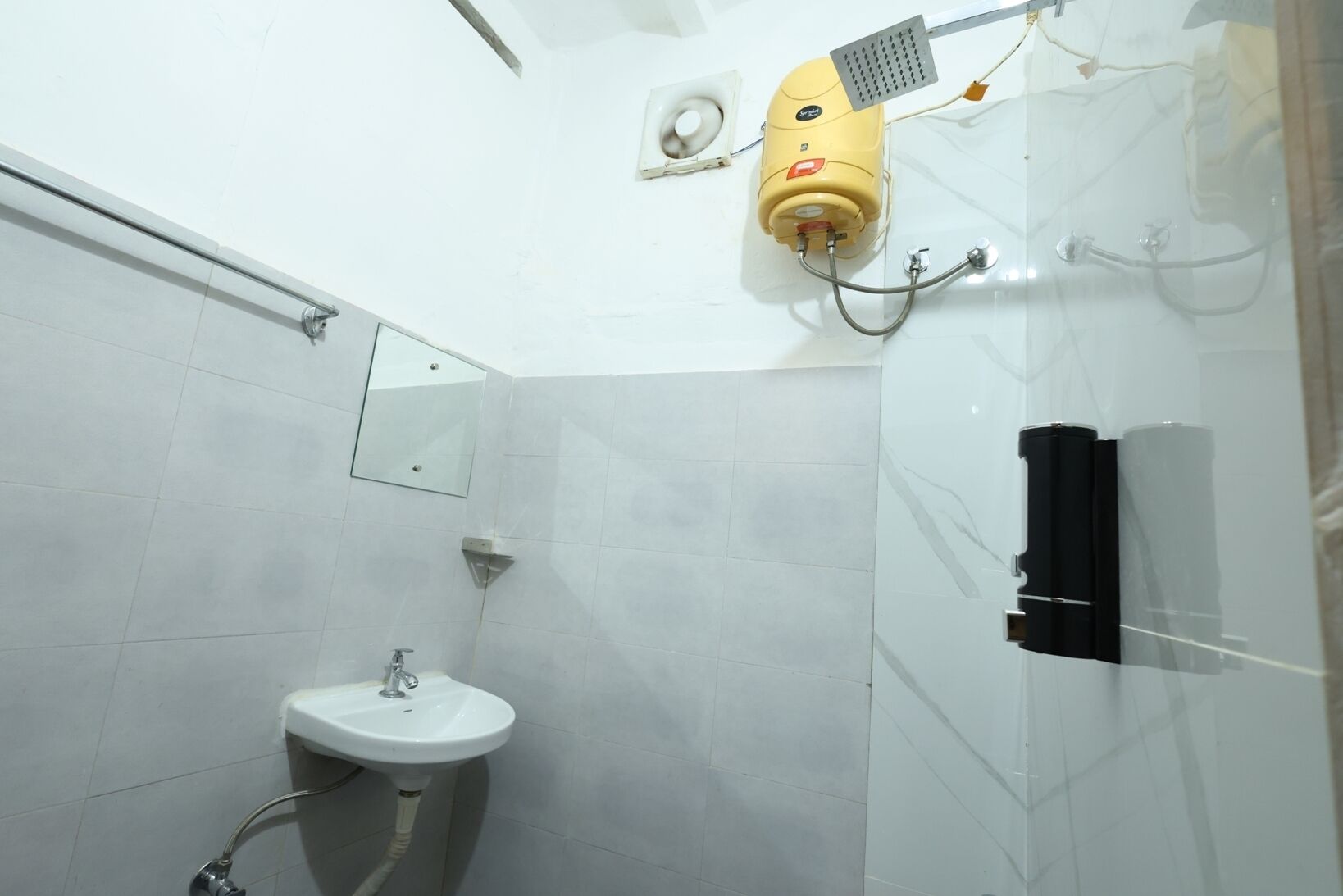 Comfort Double Room | Bathroom | Shower, towels, soap, toilet paper