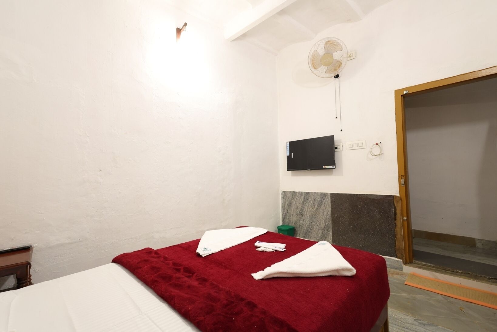 Standard Twin Room | Free WiFi