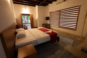 Premium Suite, Garden View | Egyptian cotton sheets, premium bedding, pillowtop beds - Vayuvana Heritage  (Mananthavady)
