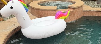 Luxurious 5 Bedroom Retreat with Saltwater Pool