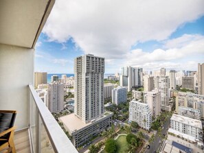 Property grounds - 35FL Newly Renovated w/ocean view-Waikiki Beach (Honolulu)