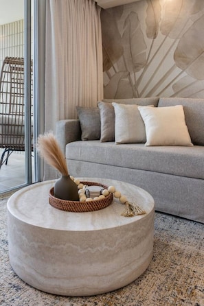 TV - Coastal Luxe Hideaway – Stylish Oceanview Living (Honolulu)