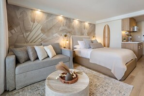 Desk, iron/ironing board, WiFi - Coastal Luxe Hideaway – Stylish Oceanview Living (Honolulu)