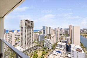 Property grounds - Endless Blue Horizon – Luxury Oceanview Stay (Honolulu)