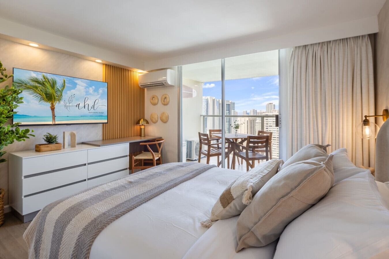 Desk, iron/ironing board, WiFi