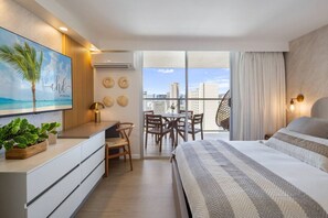 1 bedroom, desk, iron/ironing board, WiFi - Oceanview Luxe Retreat – Modern Coastal Elegance (Honolulu)