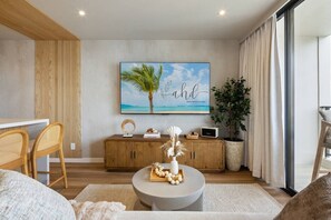 TV - Waikiki Luxury Ocean Escape 33F – 1 Parking (Honolulu)