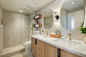 Hair dryer - Waikiki Luxury Ocean Escape 33F – 1 Parking (Honolulu)