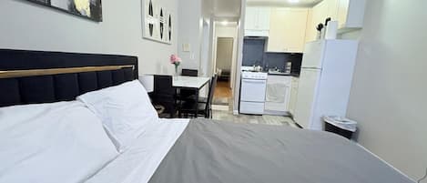 1 bedroom, iron/ironing board, travel cot, free WiFi