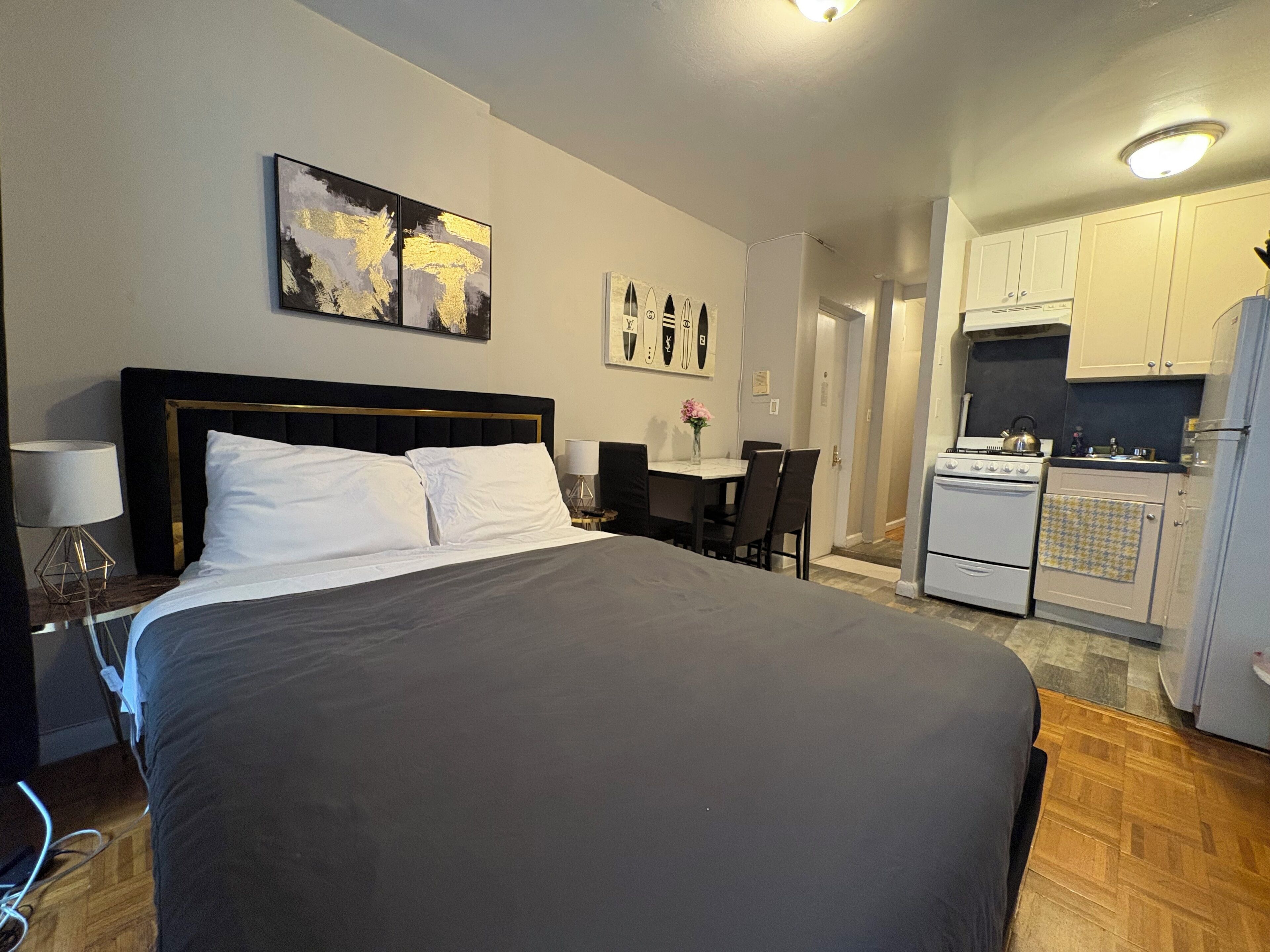 1 dormitorio, tabla de planchar con plancha, cuna de viaje y wifi gratis