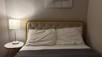 1 dormitorio, tabla de planchar con plancha, cuna de viaje y wifi gratis