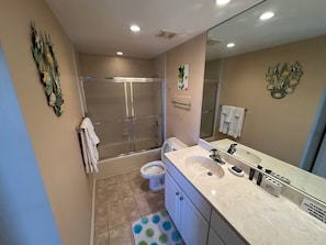 Hair dryer, towels, soap, toilet paper - The Retreat on the beach @ Rum Point Cayman Kai..where you should be. (Rum Point)