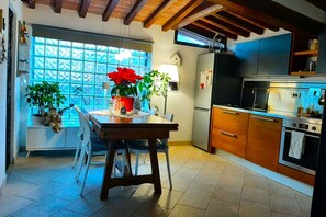 Refrigerador, microondas, horno, lavavajillas