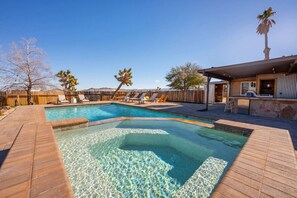 Piscine extérieure, piscine chauffée