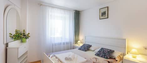 Maison Standard, plusieurs chambres, 2 salles de bains (Holiday Home Cadjo With Pool) | 3 chambres, Wi-Fi, draps fournis
