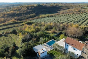 Maison Standard, plusieurs chambres, 2 salles de bains (Holiday Home Cadjo With Pool) | Extérieur
