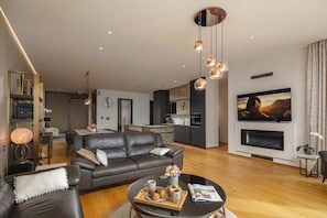 Family Villa, Multiple Bedrooms, 2 Bathrooms (Villa Miracle) | Living area | 21-inch flat-screen TV with digital channels, fireplace, stereo - Villa Miracle (Brtonigla)