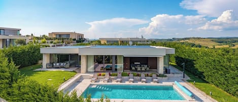 Seasonal outdoor pool