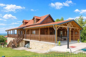 Exterior - Green View Holiday Home With Pool (Oroslavje)