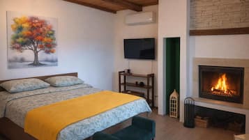 Family House, Multiple Bedrooms, 2 Bathrooms (Green View Holiday Home With Pool) | 3 bedrooms, laptop workspace, free WiFi, bed sheets